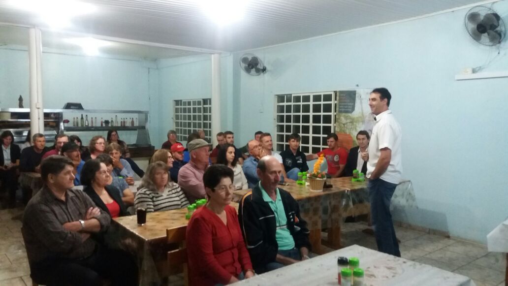 Ir para  <p>A Cresol Viadutos apresentou, na noite desta sexta-feira, para associados e mun&iacute;cipes, a nova linha de cr&eacute;dito disponibilizada pela Central Sicoper para algumas cooperativas do sistema. Trata-se de...